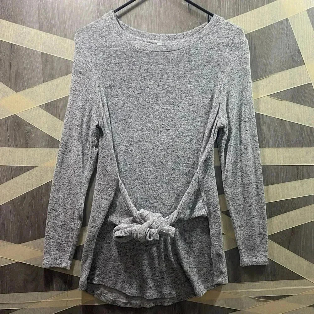 Dalia Sweater Light Gray Sz Medium Ties in the front
